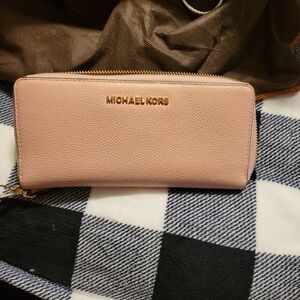 Michael Kors Blush Pink Wallet